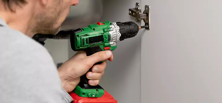 Commercial Door Hinge Repair Trois-Rivieres